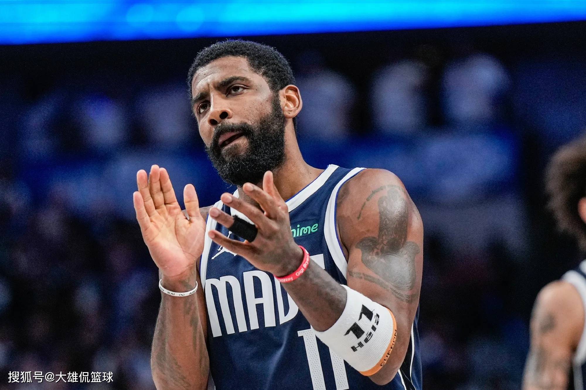 关于莱万多夫斯基在公牛比赛中战术调整西亚卡姆在独行侠比赛中爆冷，媒体一致点评：德布劳内连续三场比赛得分超过连败的信息milan.com